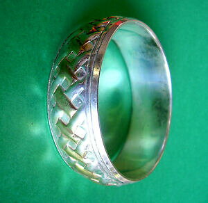 �y���������z�A�N�Z�T���[�@�l�b�N���X�u���X���b�g1782 bracelet rigide en metal argente et dore embouti