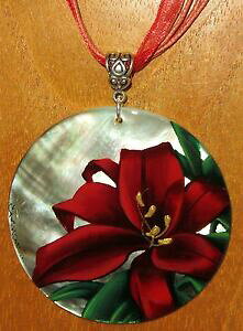 �y���������z�A�N�Z�T���[�@�l�b�N���X�V�F���y���_���g�����A�[�g�l�b�N���X���V�Acolgante de concha rojo lily flor arte nico collar de labios negra pintado a mano ruso