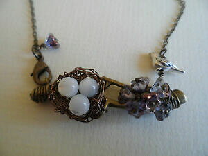 �y���������z�A�N�Z�T���[�@�l�b�N���X�l�b�N���Xpequeo pjaro de plata en una rama nido de cobre artesanal collar de flores