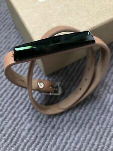 yzANZT[@lbNX{bNXJ[gKCK[uXbgO[nuevo y en caja kurt geiger juliette desnuda pulsera de cuero envolvente verde