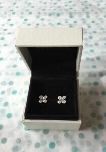 yzANZT[@lbNX{bNXX^[OVo[COcuatro ptalo de la flor aretes en caja de regalo de plata esterlina genuino s925