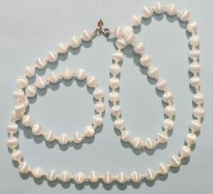 �y���������z�A�N�Z�T���[�@�l�b�N���X�R���A�[�r���e�[�W�T��collier bijou vintage annes 70 perles blanches top qualit sign sarah cov 4873