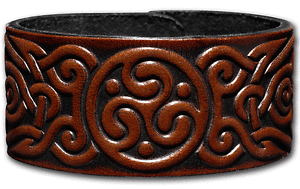 yzANZT[@lbNXuXbgZeBbN{^XibvLbvpulsera de cuero 32mm celta triskele 05 braunantik con botn a presin cierre