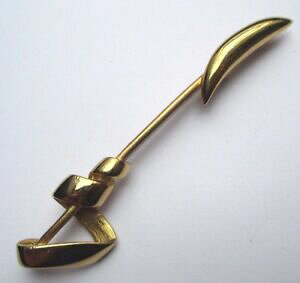 yzANZT[@lbNXu[`Be[W|[tfUCRNVbroche bijou vintage couleur or poli design en relief pour collection 1683