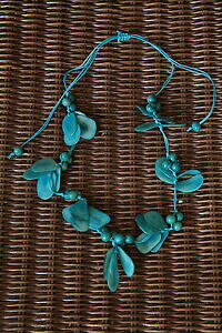 yzANZT[@lbNXRA[hbijoux artisanaux et ethiques collier en perles de tagua, pice unique