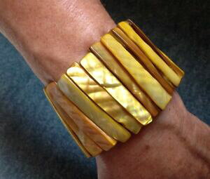 �y���������z�A�N�Z�T���[�@�l�b�N���X�I�N�����F���p�[���J���[�C���N�r���e�[�Wbraccialetto vintage etnico con 27 segmenti vera madreperla tinta in color ocra