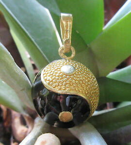 yzANZT[@lbNX@y_gR[ubNS[h{[R[ciondolo chiama angeli yin yang simbolo oro nero sfere richiamo degli placcato