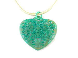 【送料無料】アクセサリー ネックレス ターコイズペンダントバッファローナチュラルホルンシルクストラップciondolo a cuore inciso turchese in corno naturale di bufalo con cordino in seta