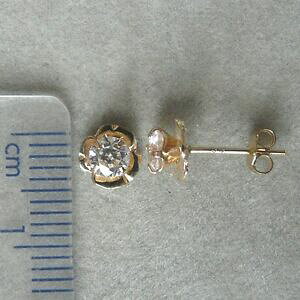 yzANZT[@lbNX@j[Xt[COs** novit ** in 9ct con zirconi cubici cz fiore orecchini a perno