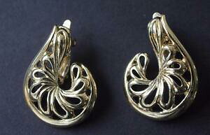 �y���������z�A�N�Z�T���[�@�l�b�N���X�@�r���e�[�W�J���[�S�[���h�C�������Ovintage firmato trifari tm color oro vortice forma clipon orecchini