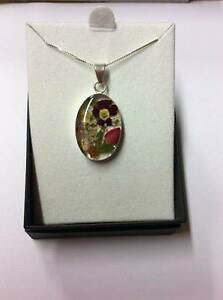 yzANZT[@lbNX@y_glbNXshrieking violet oval ciondolo rosebud amp; fiori misti collana nc126sv