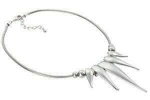 yzANZT[@lbNX@Xl[N`F[fUClbNXcollana con cuore lucido, in un design contemporaneo in una spessa serpente catena