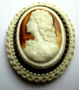 yzANZT[@lbNX@re[WOhx[Wrare broche rsine moule bijou vintage grand came beige buste femme xviii 5178