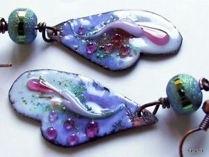 yzANZT[@lbNX@NH[c^C^boucles doreilles artisanales maux sur cuivre bleu multicolore et quartz titan