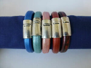 yzANZT[@lbNX@U[^uXbguXbgbracciale in pellebracciale metallicopelle magnetverschlu argentodiv colori