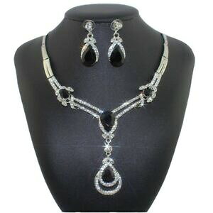 yzANZT[@lbNX@RA[XtXL[parure collier doreilles luxe swarovski elements goutte deau noire cadeau