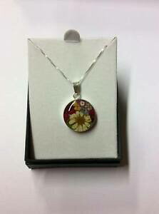 yzANZT[@lbNX@y_gfCW[bglbNXun gran baccano violet ovale ciondolo daisy amp; collana di fiori misti nc127sv