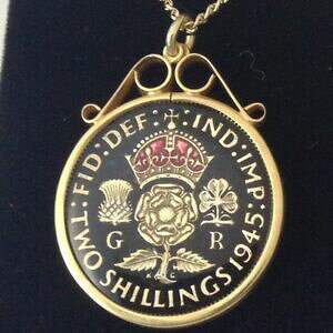 yzANZT[@lbNX@GiRCy_gVOubNS[hbh1945 smaltato due scellini moneta ciondolo neroororosso 74th compleanno