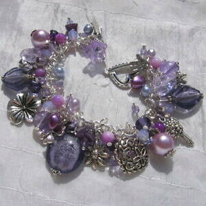 �y���������z�A�N�Z�T���[�@�l�b�N���X�@�u���X���b�g�o�C�I���b�g����bracelet violet 19cm perles verre tchque breloques fermoir toggle lilas