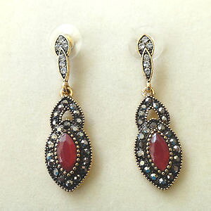 yzANZT[@lbNX@COgr[zCgorecchini donna retr colore oro con rubini rossi e zirconi bianchi 157 s