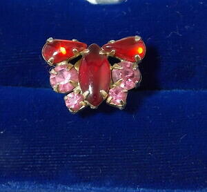 yzANZT[@lbNX@Be[Wbh[YOXCXg[o^tCJ[S[hJbgvintage rosso rosa vetro taglio marquise strass farfalla color oro