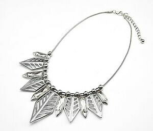 �y���������z�A�N�Z�T���[�@�l�b�N���X�@�R���A���[�hcc904 * collier plastron feuilles pointues ciseles mtal mode femme argent