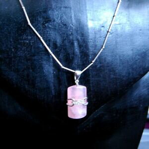 yzANZT[@lbNX@[Ypendentif quartz rose et strass