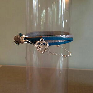 �y���������z�A�N�Z�T���[�@�l�b�N���X�@�u���X���b�g�R���h���N�[���A���W�F���gbracelet cordon lien cuir sudine breloque coeur bleu et argent