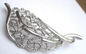 yzANZT[@lbNX@AWFgre[Wlbroche couleur argent bijou vintage ajoure finement travaill signe monet 2604