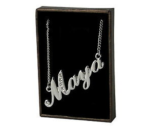 yzANZT[@lbNX@lbNX}zCgS[h^Ocollana con nome maya 18ct bianco oro placcatoswarovski elementstarghetta nome