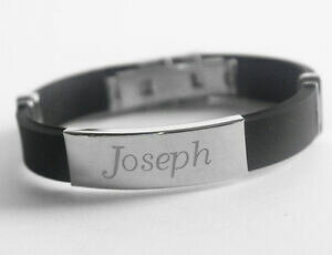yzANZT[@lbNX@JtXeXVR[^Omens name braccialeacciaio inox silicone targhetta nome incisa regalo