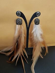 yzANZT[@lbNX@XtXL[CMXx[WCOorecchini con piume beige fatto a mano con cristalli swarovski venditore del regno unito