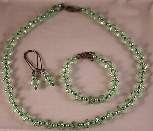 yzANZT[@lbNX@EF[YlbNXuXbgnhChCOO[`FRZbghandmade in galles collana, braccialetto amp; orecchini set verde ceco licenziato luc