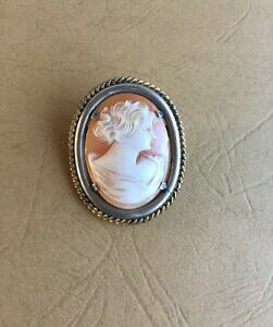 yzANZT[@lbNX@broche en mtal dor avec cam