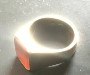�y���������z�l�b�N���X�@mens 9ct�C�F���[�S�[���h�Z�b�gmens 9ct yellow gold signet millennium hallmark, set with rectangular carnelian