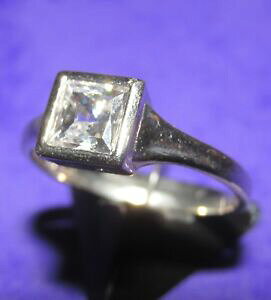yzlbNX@secondhand 9ct white gold emerald cut created whitegem ring size lsecondhand 9ct white gold emerald cut created white gem