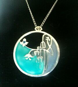 yzlbNX@XRbghX^[OVo[Giy_g`FCj[GfBoscottish sterling silver enamel fuschia pendant pat cheney hm 1978 edinburgh