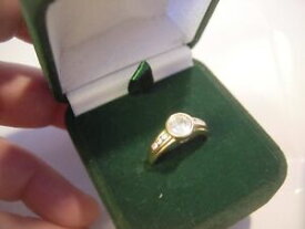 【送料無料】ネックレス　イエローゴールドリングサイズvery sparkly solid 9 ct yellow gold ring lovley design with cubic stones size l