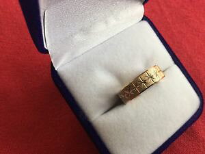 �y���������z�l�b�N���X�@�\���b�h�S�[���h�����O�f�U�C���T�C�Y�O����9ct solid gold ring star light design size o weight 42 grams