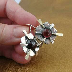 yzlbNX@n_fUCi[K[lbgCOnhChkS[hX^[OVo[~hadar designers red garnet earrings bold handmade 9k gold sterling silver ms