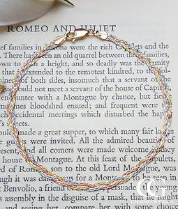 �y���������z�l�b�N���X�@�J���[�S�[���h�w�����{�[���u���X���b�gfine 9ct three colour gold three plait herringbone bracelet 75