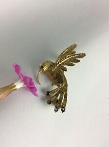 yzlbNX@5Tt@CAc1960Be[Wn`hu[`vintage hummingbird gold brooch set with 5 small sapphires, c1960