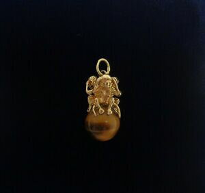 �y���������z�l�b�N���X�@���B���e�[�W�S�[���h�T���L���b�c�A�Cvintage three wise monkeys and tigers eye charm in 14ct gold 21mm x 10mm 37g