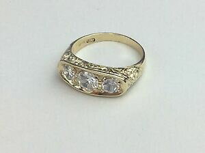 yzlbNX@S[hOTCYOpretty 9ct gold fully hallmarked cz 3 stone ring size s 12 total weight 6 grams