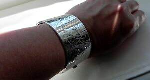 yzlbNX@gX^[OVo[tChuXbgpristine vtg 40g sterling silver 925 etched engraved cme full hm wide bracelet