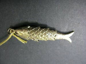 �y���������z�l�b�N���X�@�S�[���h�O����9 ct gold movable fish approx 6 grammes in weight of gold