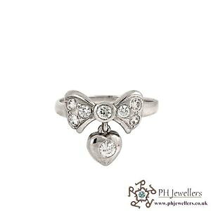�y���������z�l�b�N���X�@�z���C�g�S�[���h�h���b�v�����O�T�C�Y18ct 750 white gold butterfly with love heart drop ring cz size l wgr11