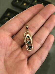 �y���������z�l�b�N���X�@14k�C�F���[�S�[���h�G�i����3�^�[�g���r�[�`�T���_���y���_���gthree gold sea turtle beach sandal pendant with green enamel in 14k yellow gold