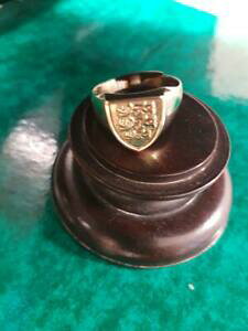 �y���������z�l�b�N���X�@9ct3���C�I��9ct solid gold 3 lions shield england ring