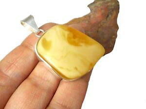 yzlbNX@IWX^[OVo[y_g{bNXbutterscotch amber sterling silver 925 gemstone pendant gift boxed